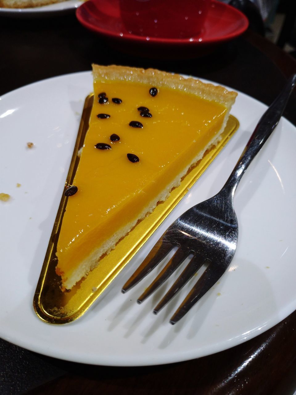 CLOSE-UP OF CAKE SLICE IN PLATE