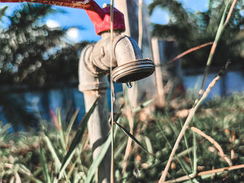 Rear view of sculpture on field