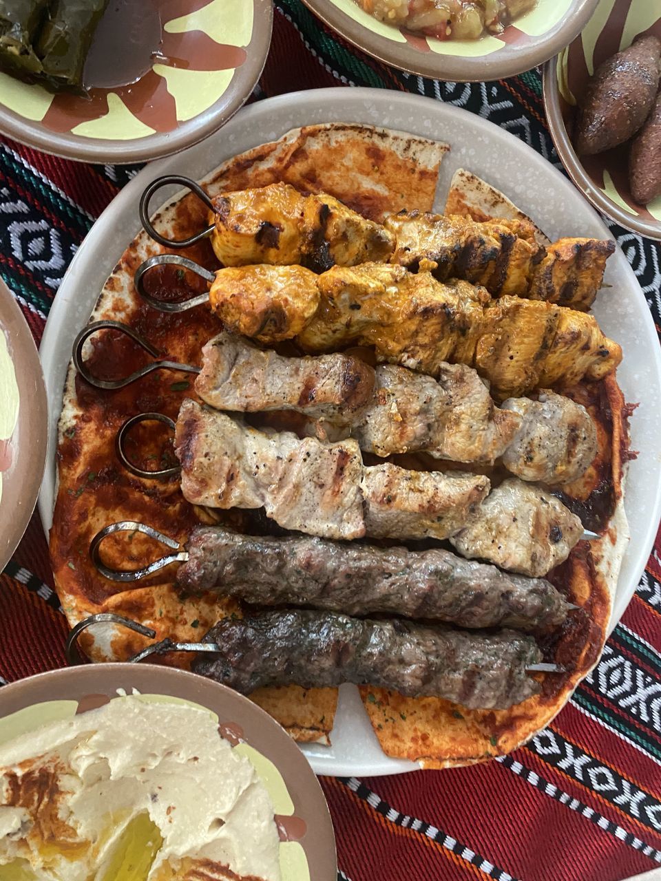 HIGH ANGLE VIEW OF BREAKFAST IN PLATE