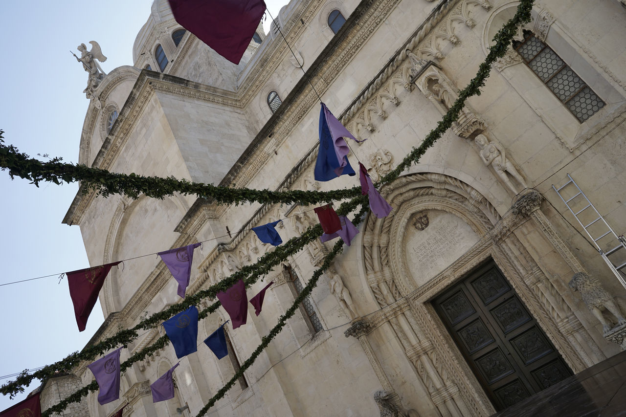 LOW ANGLE VIEW OF CATHEDRAL AGAINST SKY