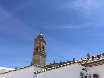 Low angle view of iglesia mayor santa maria la coronada against sky