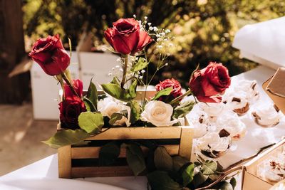 Close-up of rose bouquet on table