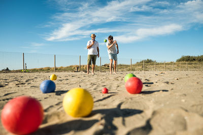 Tourists play