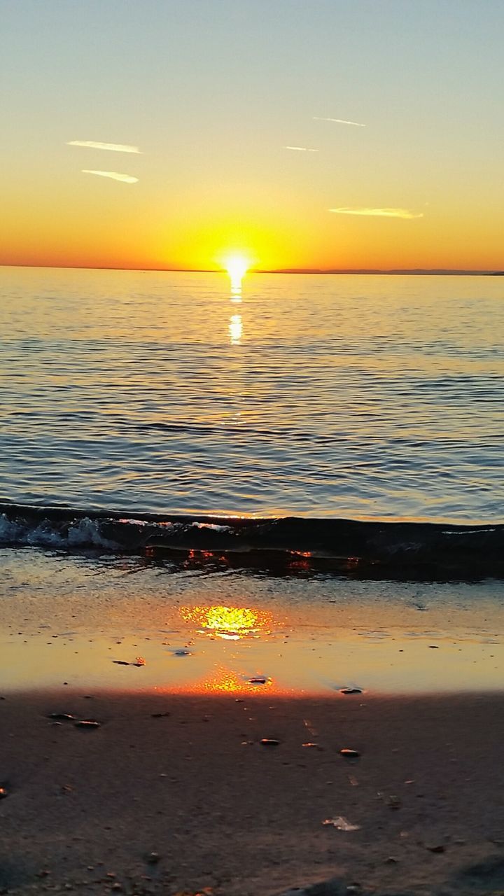 sunset, water, sea, sun, horizon over water, scenics, tranquil scene, beauty in nature, reflection, tranquility, orange color, sky, idyllic, nature, waterfront, sunlight, rippled, silhouette, seascape, beach