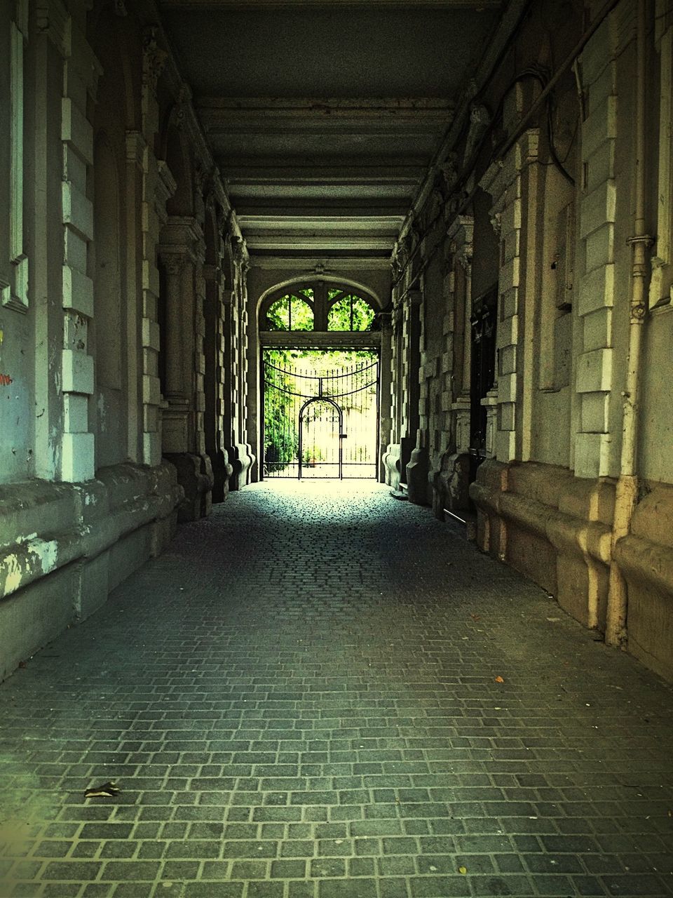 indoors, architecture, built structure, arch, the way forward, corridor, archway, interior, diminishing perspective, old, empty, history, building, tunnel, ceiling, window, abandoned, no people, day, absence