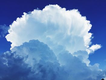 Low angle view of cloudy sky