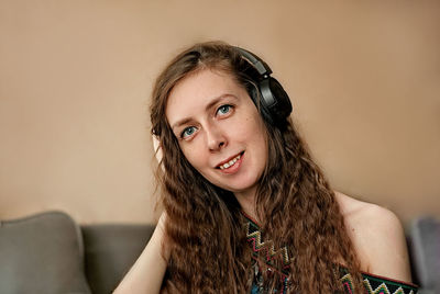 Portrait of a smiling young woman