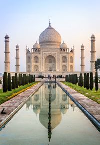 Reflection of taj mahal in water