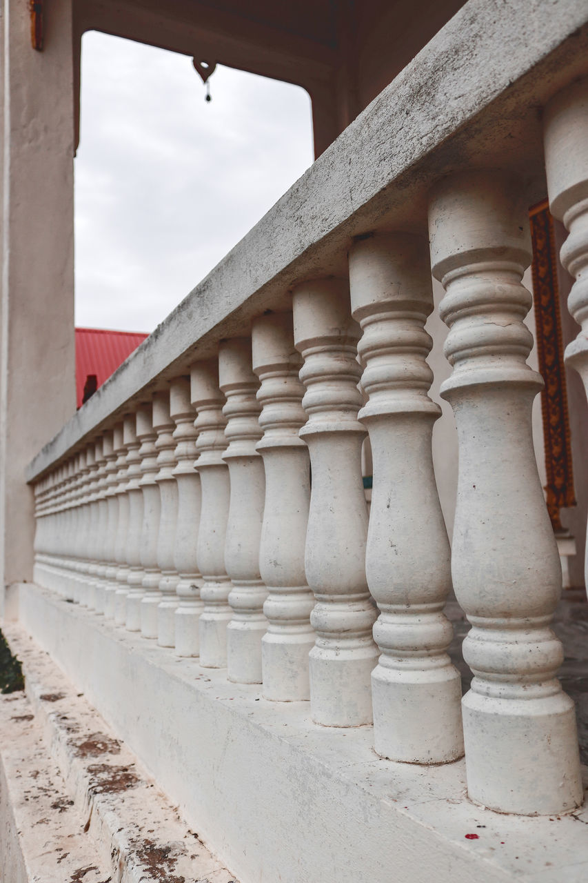 ARCHITECTURAL COLUMNS OF BUILDING