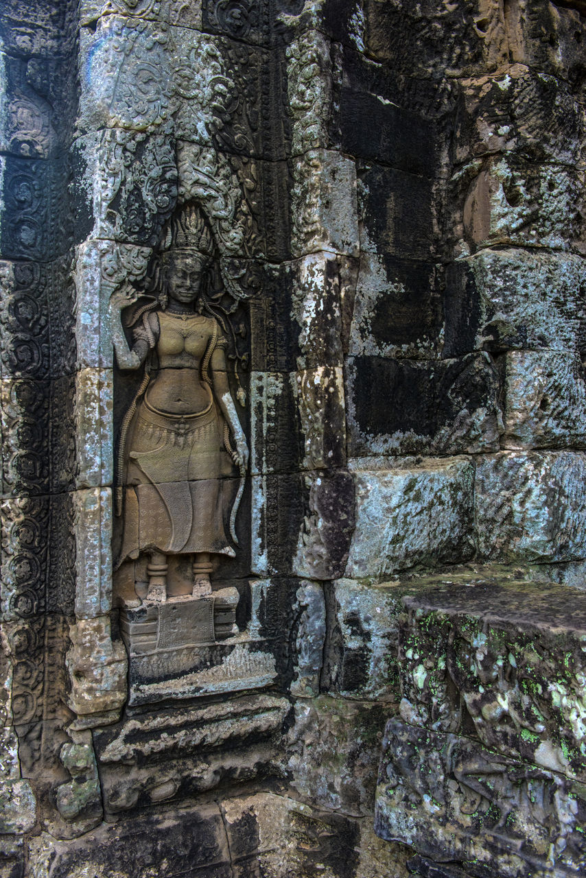 VIEW OF BUDDHA SCULPTURE