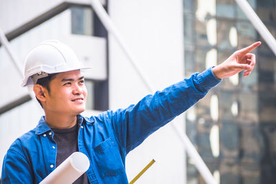 Young man wearing hat