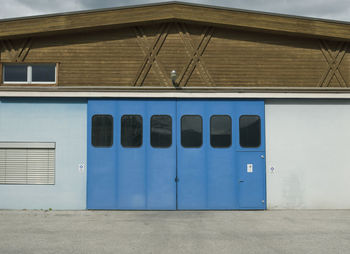 Frontal view of garage door