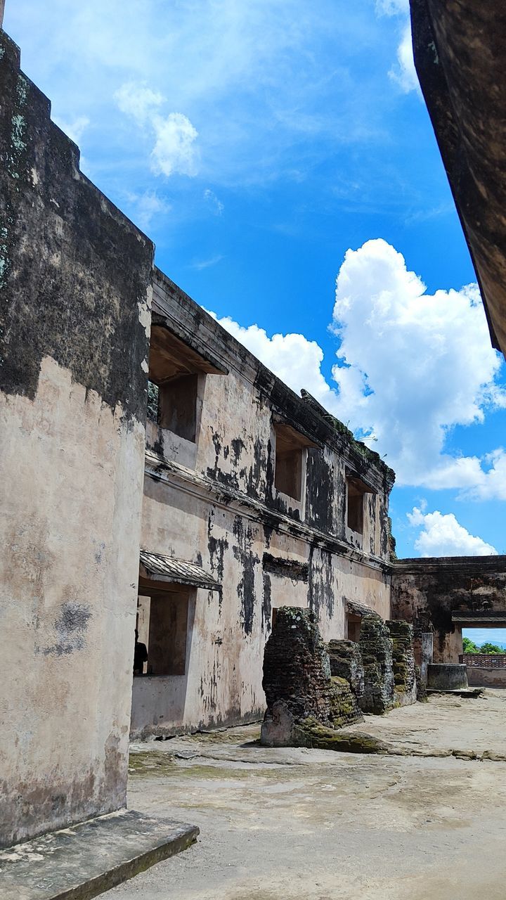 architecture, ruins, history, built structure, sky, the past, ancient history, cloud, building exterior, building, travel destinations, nature, ancient, wall, travel, temple, old, rock, town, no people, old ruin, tourism, stone material, outdoors, city, blue, vacation, religion, fortification, day, house