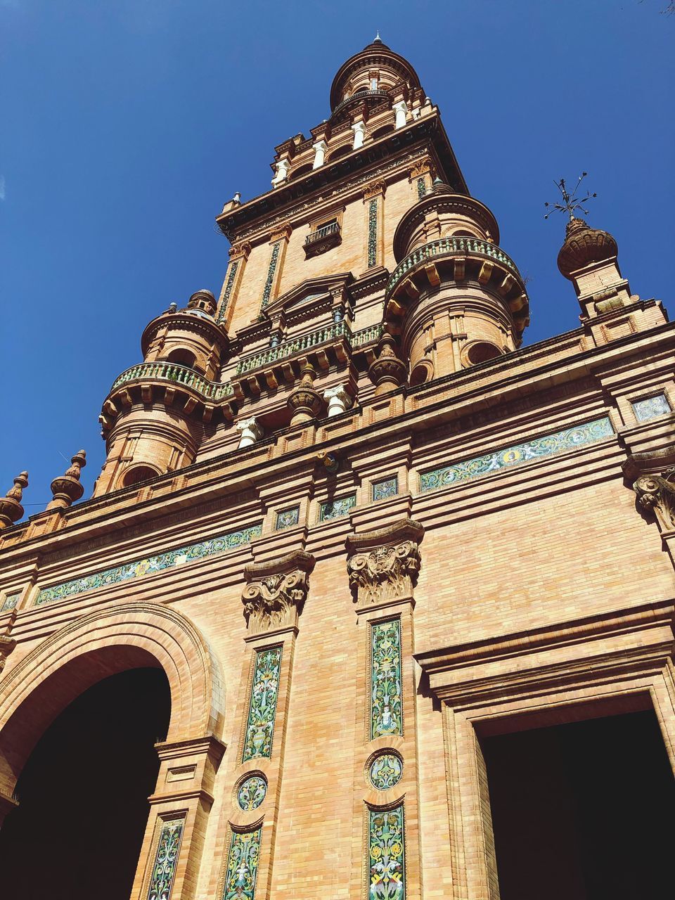 LOW ANGLE VIEW OF CATHEDRAL AGAINST SKY