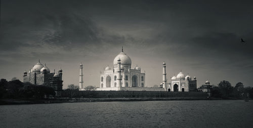 Panoramic view of taj mahal against sky