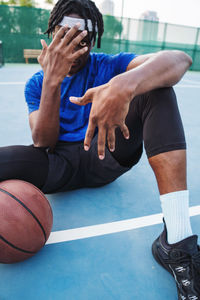 Portrait of the black man with the basketball