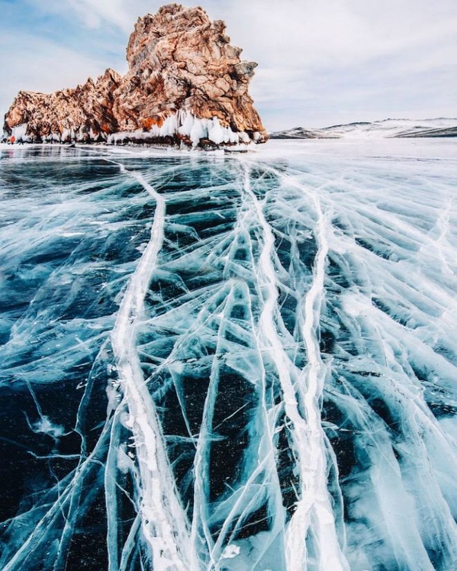 FROZEN SEA WATER IN WINTER