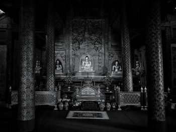 Buddha statue in wat phra singh