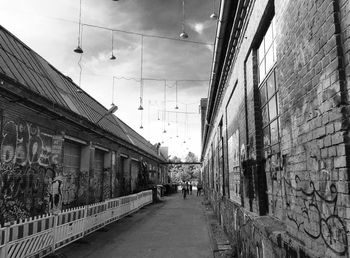 Narrow alley in city