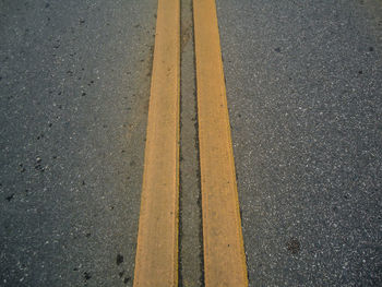 Yellow belt of a brazilian highway