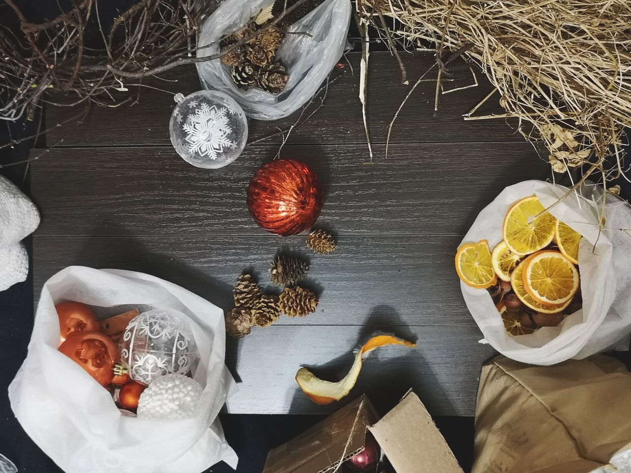 HIGH ANGLE VIEW OF FRUITS AND TABLE