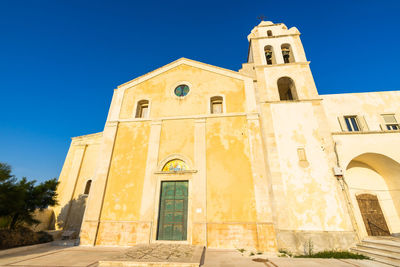 Small colorful church in vieste, apulia, italy