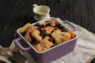 Close up cinnamon bread and butter pudding with raisins 