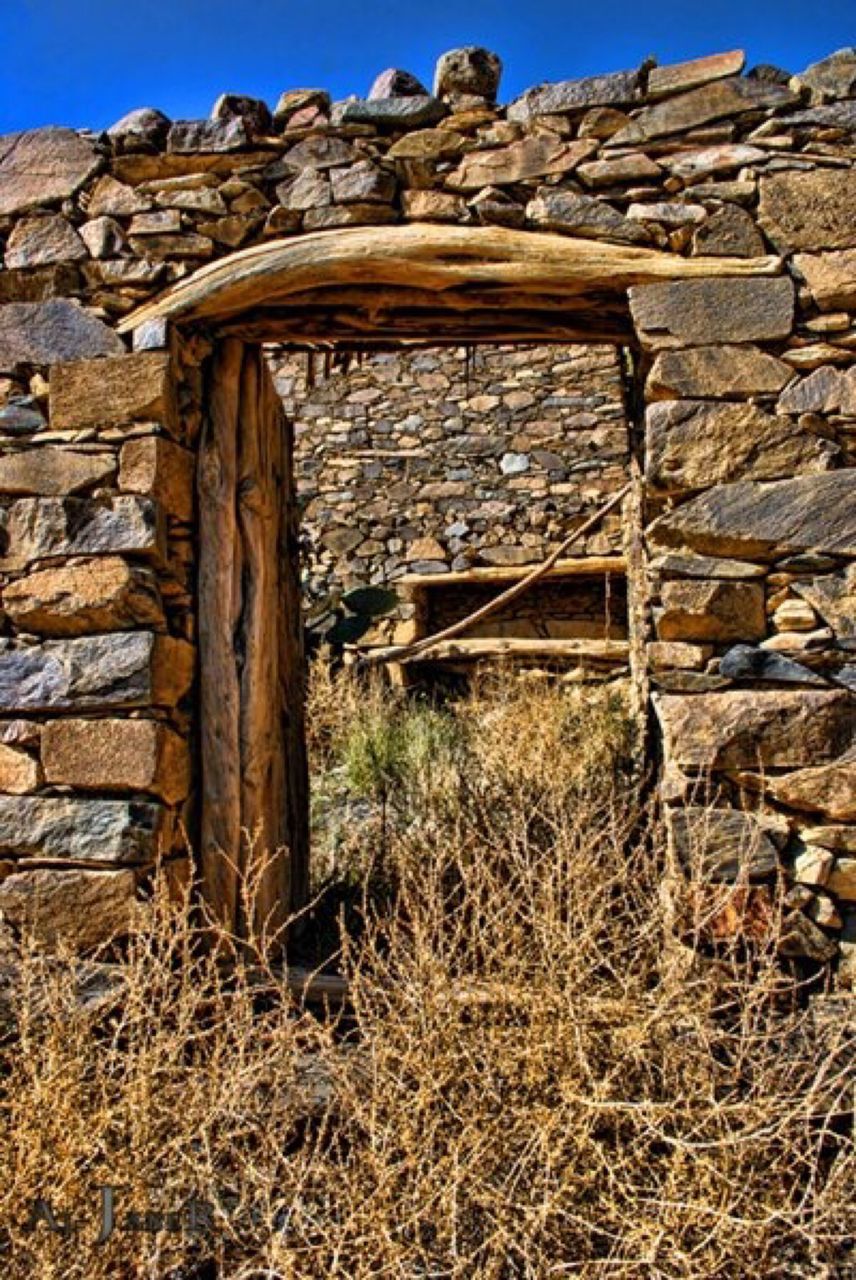 OLD RUINS OF BUILDING