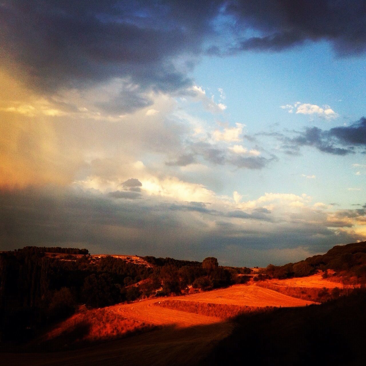 landscape, sky, tranquil scene, tranquility, scenics, cloud - sky, beauty in nature, nature, horizon over land, cloud, desert, cloudy, non-urban scene, remote, arid climate, idyllic, outdoors, rock formation, physical geography, sunset