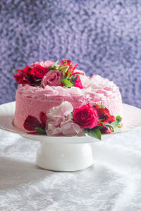 Close-up of rose bouquet on table