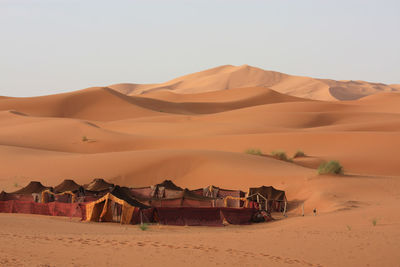 Camp in desert