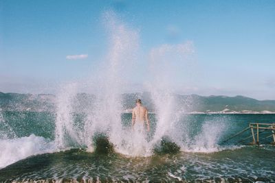 Waves splashing in sea