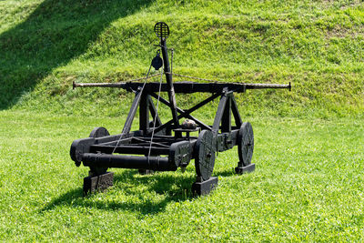 Metallic structure on field