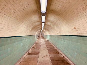 Diminishing perspective in a tunnel