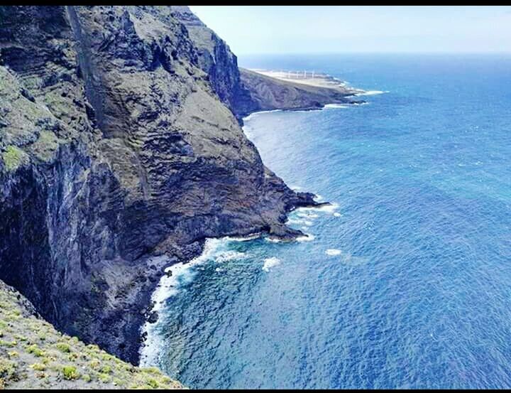 PANORAMIC VIEW OF SEA AGAINST SKY