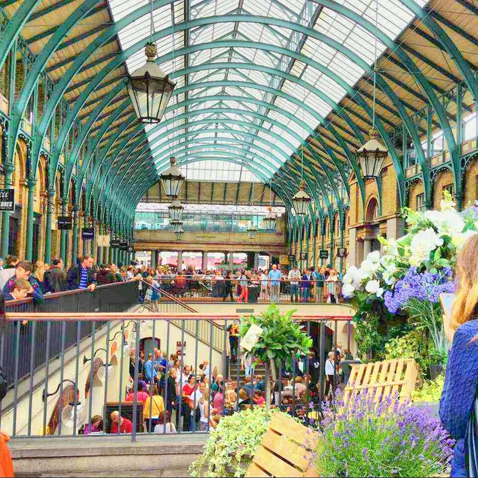 indoors, large group of people, person, ceiling, men, architecture, built structure, retail, lifestyles, shopping, leisure activity, mixed age range, consumerism, market, shopping mall, high angle view, market stall, arch, walking