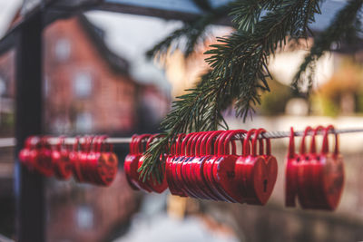 A series of red heart padlocks 