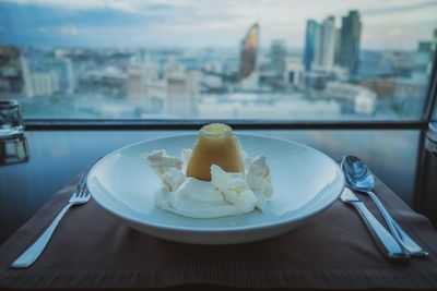 Dessert plate in the city