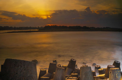 Tetrapods or breakwaters on the glagah beach, kulonprogo, indonesia during sunrise