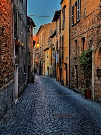 alley