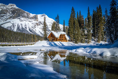 Beautiful emerald lake lodge 