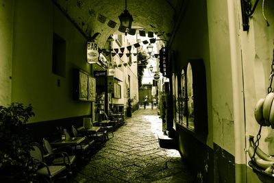 Narrow alley in alley