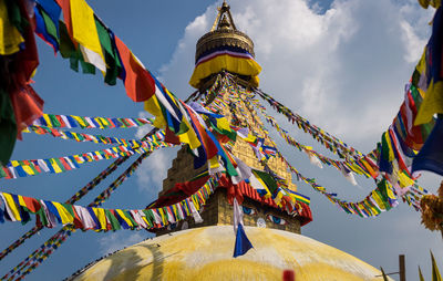 Decoration on stupa of building