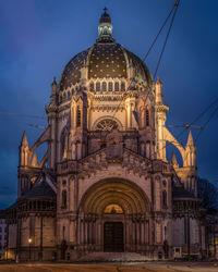 Eglise royale sainte-marie against sky in city at dusk
