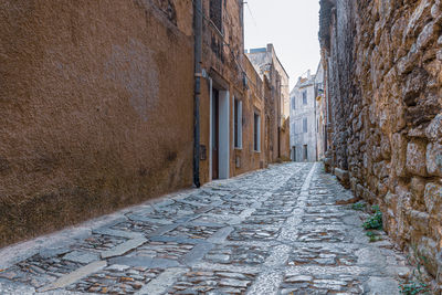 Exploring the corners and alleys of a medieval sicilian village