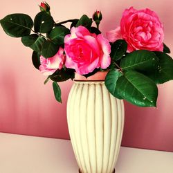 Close-up of rose bouquet on table