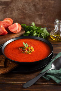 Close-up of fresh vegetables in bowl on table