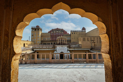 Hawa mahal.public places that are open to tourists to see the beauty of india.
