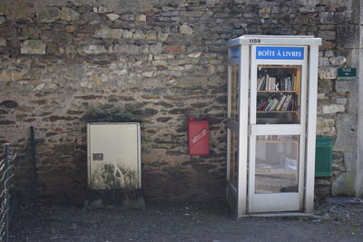 Information sign on wall