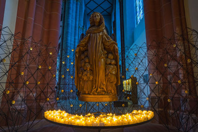Statue of maria at cathedral
